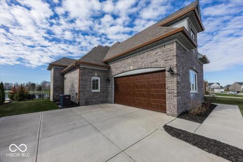 4305 Prairie Falcon Drive Zionsville IN 46077