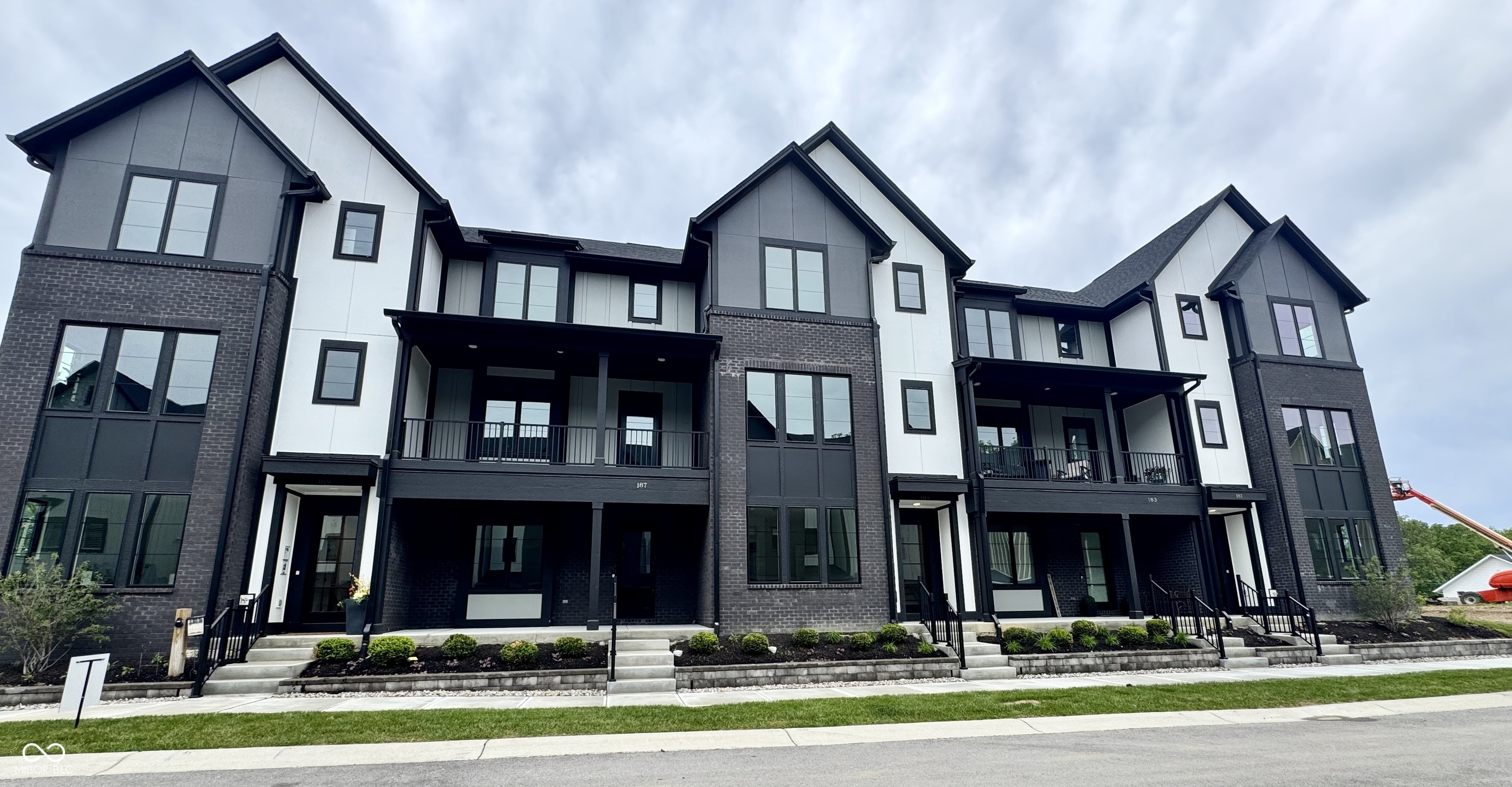 187 Midland Trace Loop Westfield IN 46074