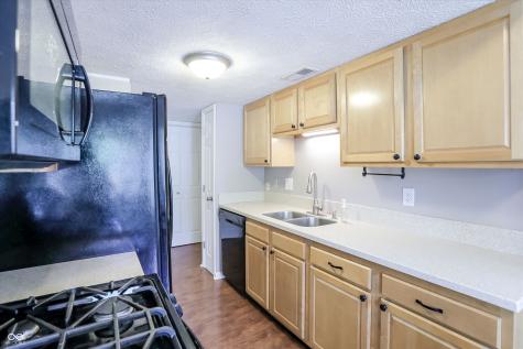 11233 Bayridge Circle E Indianapolis IN 46236