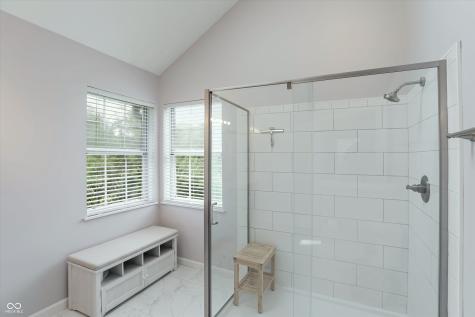 11233 Bayridge Circle E Indianapolis IN 46236