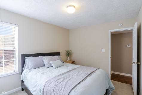 11233 Bayridge Circle E Indianapolis IN 46236
