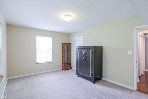 11233 Bayridge Circle E Indianapolis IN 46236