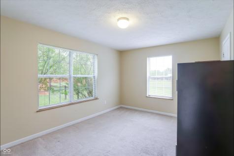 11233 Bayridge Circle E Indianapolis IN 46236