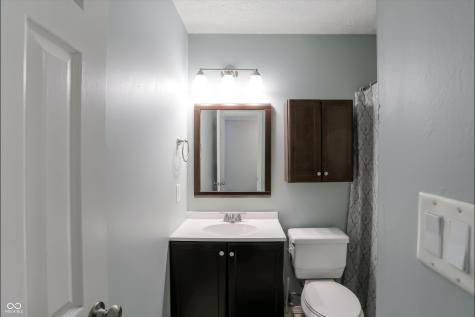 11233 Bayridge Circle E Indianapolis IN 46236