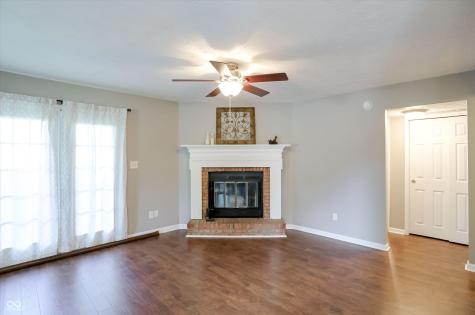 11233 Bayridge Circle E Indianapolis IN 46236