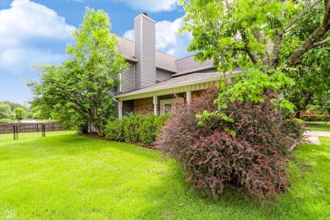 11233 Bayridge Circle E Indianapolis IN 46236