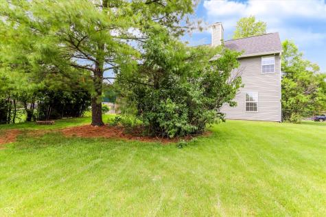 11233 Bayridge Circle E Indianapolis IN 46236