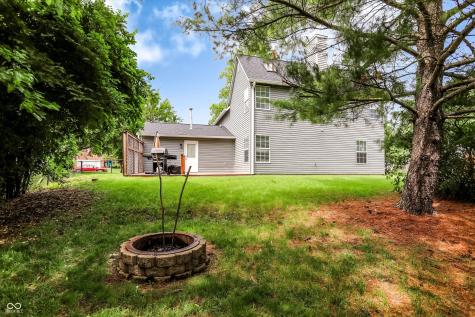 11233 Bayridge Circle E Indianapolis IN 46236