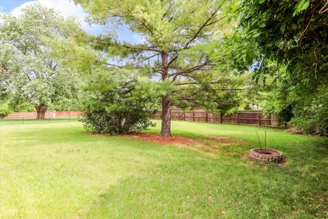 11233 Bayridge Circle E Indianapolis IN 46236