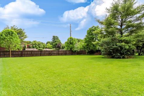 11233 Bayridge Circle E Indianapolis IN 46236