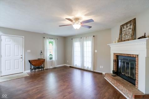 11233 Bayridge Circle E Indianapolis IN 46236