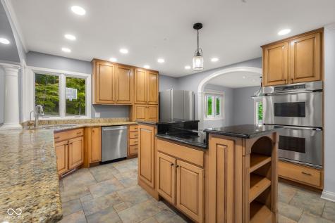 4872 S Poplar Drive Columbus IN 47201