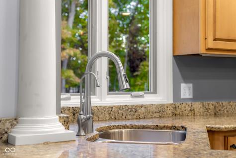 4872 S Poplar Drive Columbus IN 47201