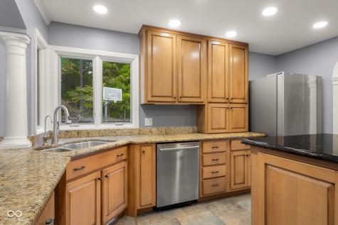 4872 S Poplar Drive Columbus IN 47201