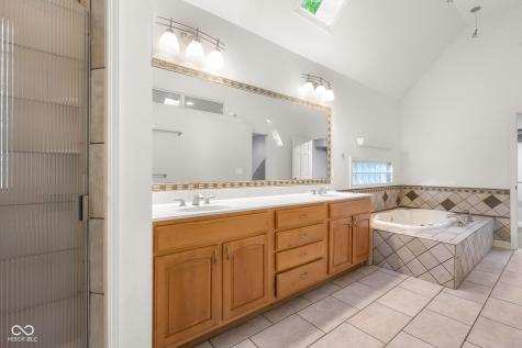 4872 S Poplar Drive Columbus IN 47201