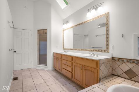 4872 S Poplar Drive Columbus IN 47201