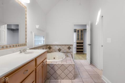 4872 S Poplar Drive Columbus IN 47201