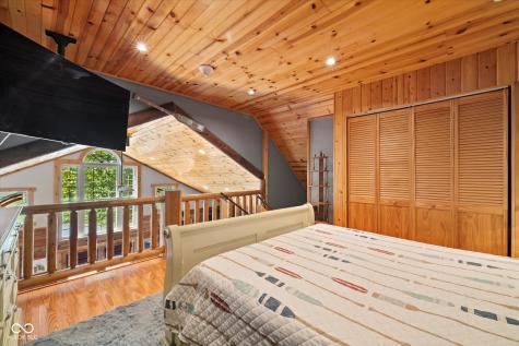 4738 Point Idalawn Drive Unionville IN 47468