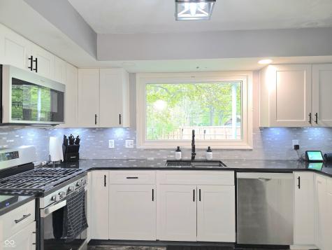 8901 Black Hawk Lane Indianapolis IN 46234