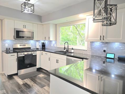 8901 Black Hawk Lane Indianapolis IN 46234
