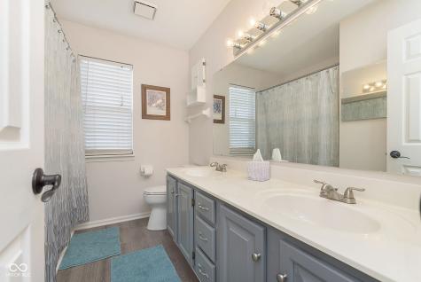 10430 Fox Creek Lane Fishers IN 46037