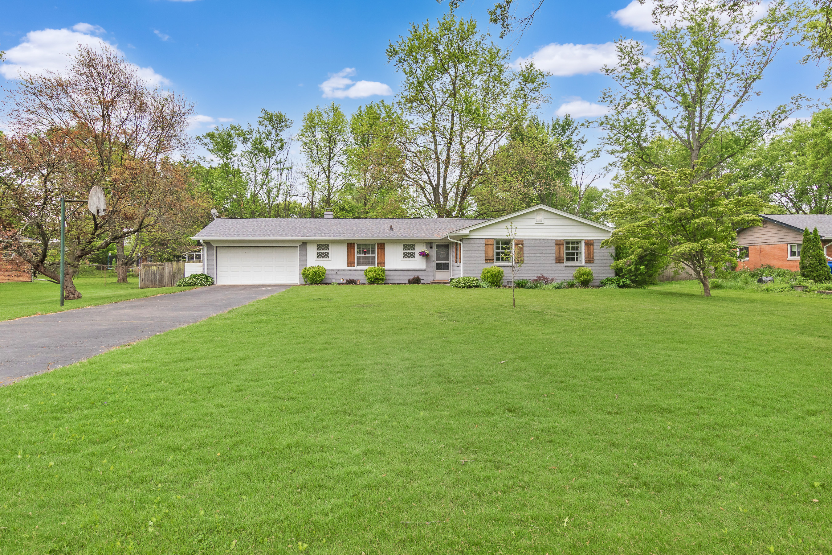 5029 E 69th Street Indianapolis IN 46220
