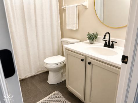 9144 Aintree Drive Indianapolis IN 46250