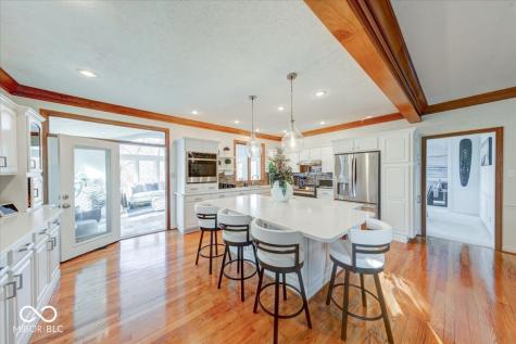 7250 Royal Oakland Drive Indianapolis IN 46236