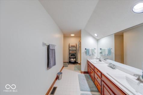 7250 Royal Oakland Drive Indianapolis IN 46236