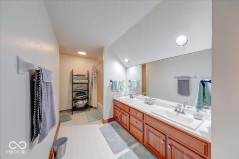 7250 Royal Oakland Drive Indianapolis IN 46236