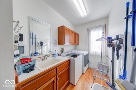 7250 Royal Oakland Drive Indianapolis IN 46236