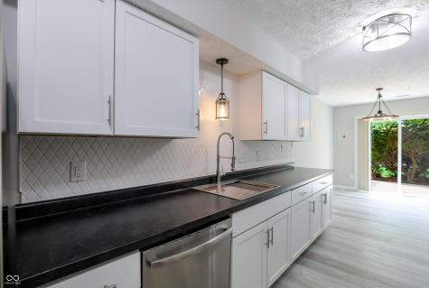 9303 Golden Oaks W Indianapolis IN 46260