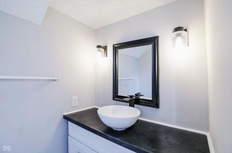 9303 Golden Oaks W Indianapolis IN 46260