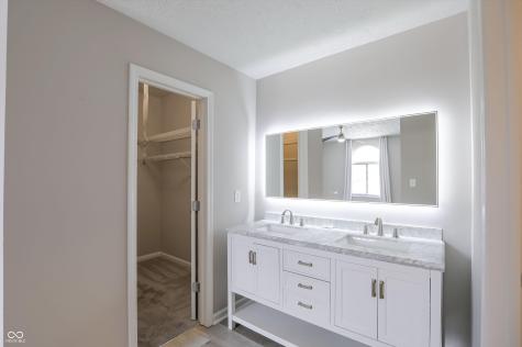 9303 Golden Oaks W Indianapolis IN 46260