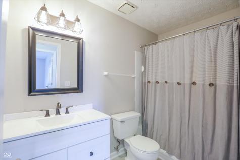 9303 Golden Oaks W Indianapolis IN 46260