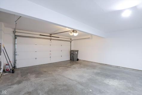 9303 Golden Oaks W Indianapolis IN 46260