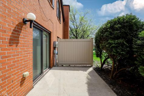 9303 Golden Oaks W Indianapolis IN 46260
