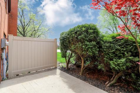 9303 Golden Oaks W Indianapolis IN 46260