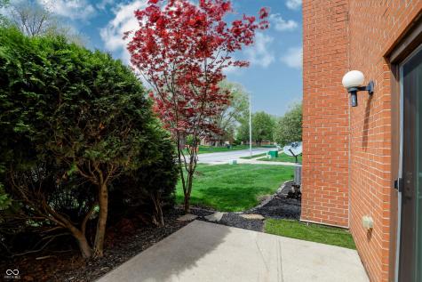 9303 Golden Oaks W Indianapolis IN 46260