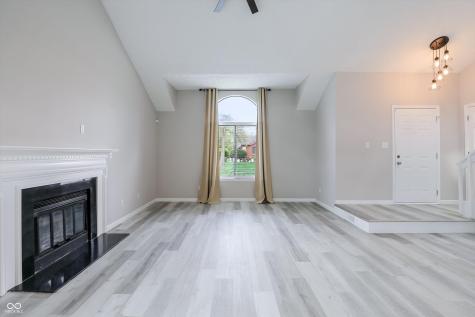 9303 Golden Oaks W Indianapolis IN 46260