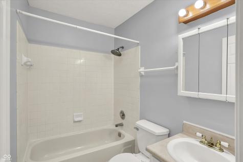 7697 Ensley Court Fishers IN 46038