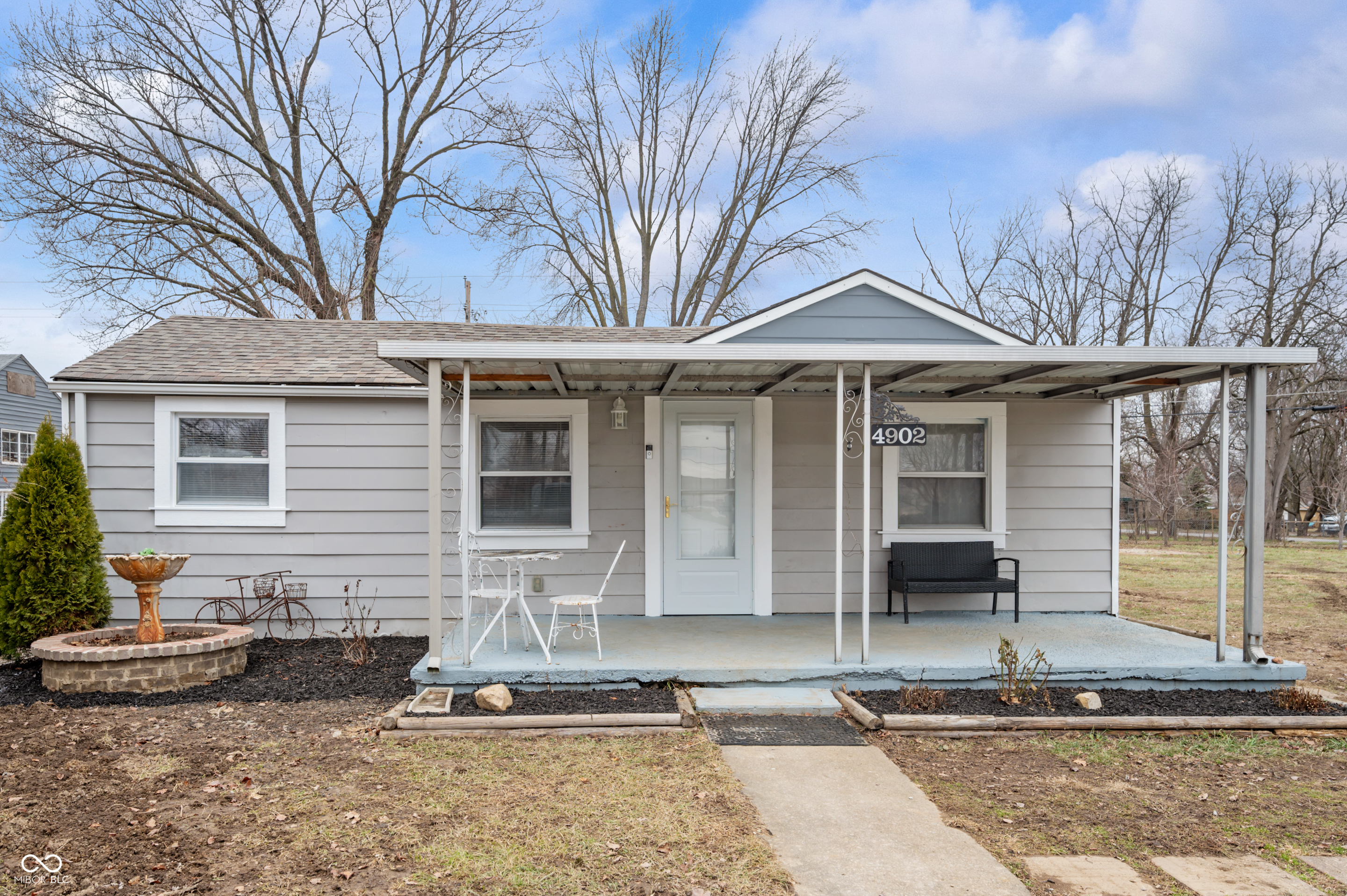 4902 W Raymond Street Indianapolis IN 46241