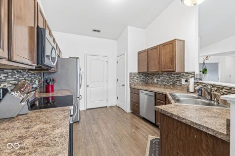 8112 Elsen Ridge Avon IN 46123