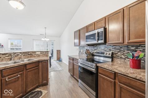 8112 Elsen Ridge Avon IN 46123