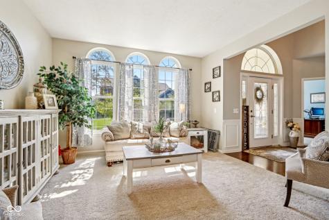 8252 Cloverdale Way Indianapolis IN 46256