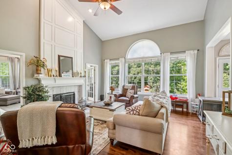 8252 Cloverdale Way Indianapolis IN 46256