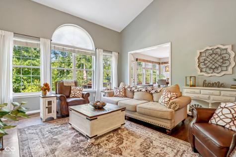 8252 Cloverdale Way Indianapolis IN 46256