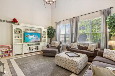 8252 Cloverdale Way Indianapolis IN 46256