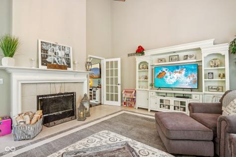 8252 Cloverdale Way Indianapolis IN 46256