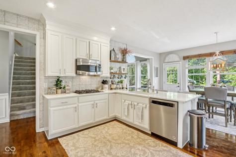 8252 Cloverdale Way Indianapolis IN 46256